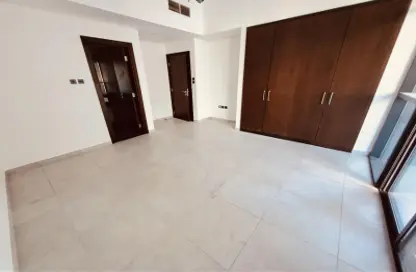 Apartment - 1 Bedroom - 2 Bathrooms for rent in Jumeirah Garden City - Al Satwa - Dubai