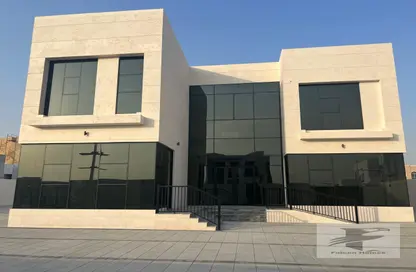 Villa - 5 Bedrooms - 6 Bathrooms for rent in Al Warqa'a 4 - Al Warqa'a - Dubai