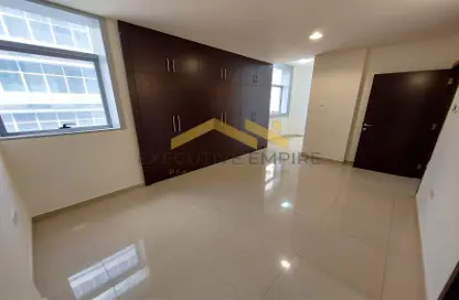 Apartment - 3 Bedrooms - 2 Bathrooms for rent in Khalidiya Twin Towers - Al Khalidiya - Abu Dhabi