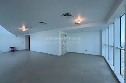 Apartment - 4 Bedrooms - 5 Bathrooms for rent in Al Reef Tower - Corniche Road - Abu Dhabi