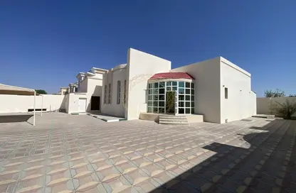 Villa - 2 Bedrooms - 5 Bathrooms for rent in Wadi Al Shami - Al Towayya - Al Ain