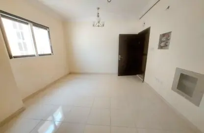 Apartment - 1 Bathroom for rent in Muwailih Building - Muwaileh - Sharjah