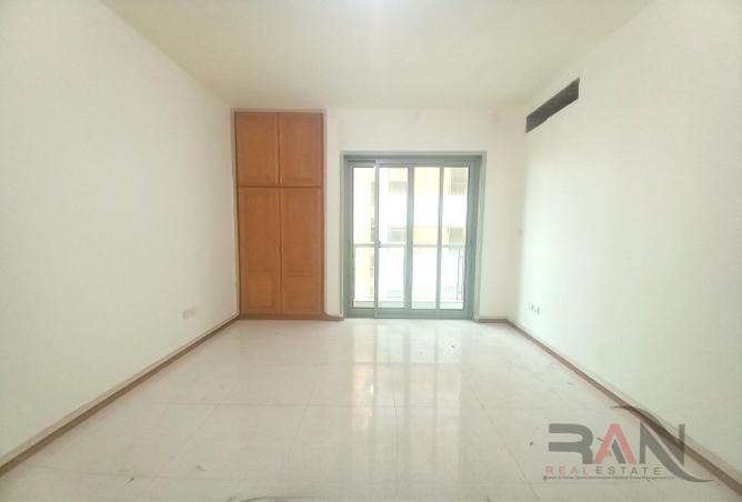 Apartment for Rent in Al Shafi Tower: Prime Location | 2 Bed | Swimming ...