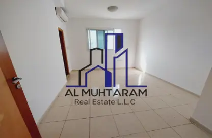 Apartment - Studio - 1 Bathroom for rent in Al Qulaya'ah - Al Sharq - Sharjah