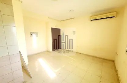 Apartment - 1 Bathroom for rent in Muwaileh 3 Building - Muwaileh - Sharjah