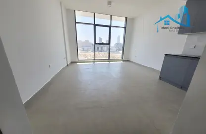 Apartment - 1 Bathroom for rent in Living Garden 2 - Jumeirah Village Circle - Dubai