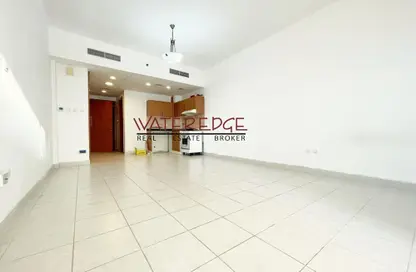 Apartment - 1 Bathroom for rent in Lago Vista B - Lago Vista - Dubai Production City (IMPZ) - Dubai