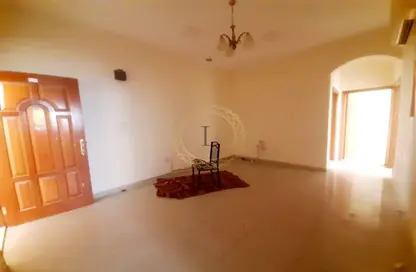 Apartment - 2 Bedrooms - 2 Bathrooms for rent in Civic Center - Al Jimi - Al Ain