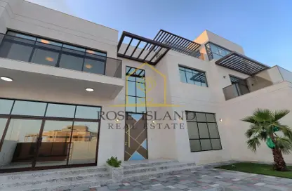 Villa - 5 Bedrooms - 6 Bathrooms for sale in West Yas - Yas Island - Abu Dhabi