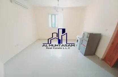 Apartment - 1 Bedroom - 1 Bathroom for rent in Muweileh Community - Muwaileh Commercial - Sharjah