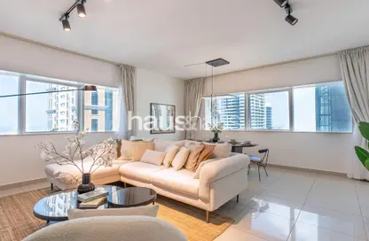 Living Room image for: Apartment - 2 Bedrooms - 2 Bathrooms for rent in Marina Pinnacle - Dubai Marina - Dubai, Image 1