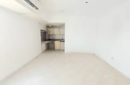 Apartment - 1 Bathroom for rent in Al Butina B - Al Butina - Sharjah