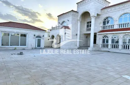 Villa - 6 Bedrooms - 7 Bathrooms for rent in Madinat Al Riyad - Abu Dhabi