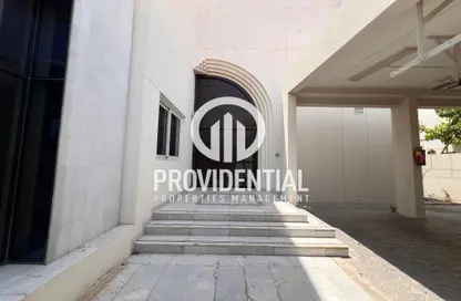 Villa - 7 Bedrooms for rent in Al Yasat Compound - Al Mushrif - Abu Dhabi