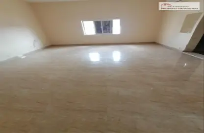 صورة لـ غرفة فارغة شقة - 1 حمام للايجار في الزهراء - أبوظبي ، صورة رقم 1