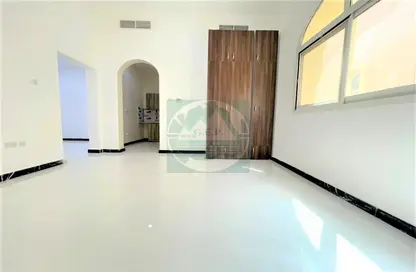 Apartment - 1 Bedroom - 1 Bathroom for rent in Shakhbout City - Abu Dhabi