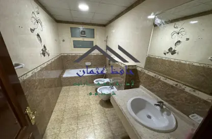 Villa - 6 Bedrooms - 6 Bathrooms for rent in Al Rawdah - Abu Dhabi