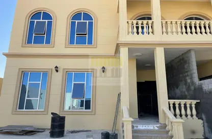 Villa - 4 Bedrooms - 5 Bathrooms for rent in Madinat Al Riyad - Abu Dhabi