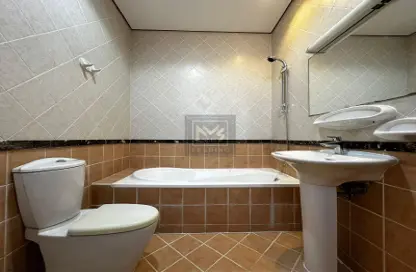 Apartment - 1 Bathroom for rent in Al Bateen Airport - Muroor Area - Abu Dhabi