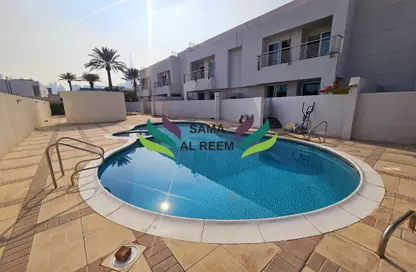 Villa - 4 Bedrooms - 4 Bathrooms for rent in Jumeirah 1 Villas - Jumeirah 1 - Jumeirah - Dubai