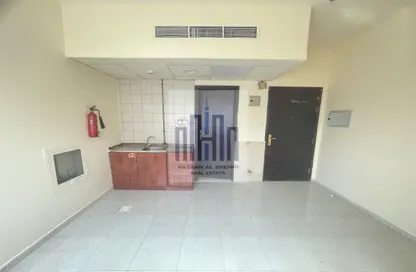 Apartment - 1 Bathroom for rent in Fire Station Road - Muwaileh - Sharjah