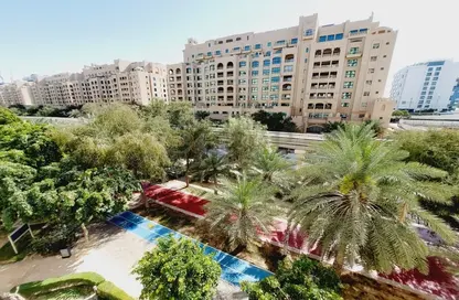 Apartment - 2 Bedrooms - 3 Bathrooms for rent in Al Tamr - Shoreline Apartments - Palm Jumeirah - Dubai