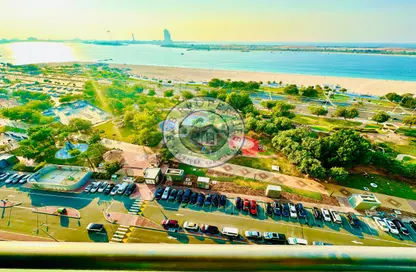 Apartment - 3 Bedrooms - 5 Bathrooms for rent in Wave tower - Corniche Road - Abu Dhabi