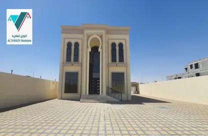 Villa - 5 Bedrooms for rent in Madinat Al Riyad - Abu Dhabi