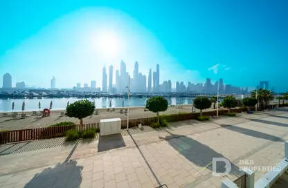 Apartment - 3 Bedrooms - 4 Bathrooms for sale in Marina Vista - EMAAR Beachfront - Dubai Harbour - Dubai