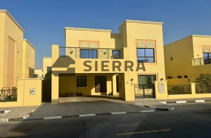 Villa - 4 Bedrooms - 5 Bathrooms for rent in Nad Al Sheba Villas - Nad Al Sheba 3 - Nad Al Sheba - Dubai