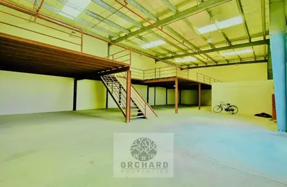 Warehouse - Studio - 1 Bathroom for rent in Al Sajaa - Sharjah