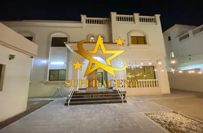 Villa - 5 Bedrooms for rent in Shakhbout City - Abu Dhabi