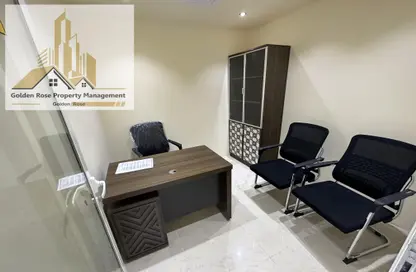 Office Space - Studio - 1 Bathroom for rent in Hamdan Street - Abu Dhabi