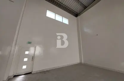 Retail - Studio for rent in M-16 - Mussafah Industrial Area - Mussafah - Abu Dhabi