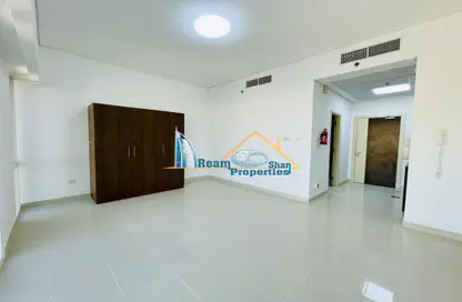 Apartment - 1 Bathroom for rent in Nova Tower - Dubai Silicon Oasis - Dubai