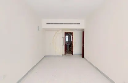 Apartment - 3 Bedrooms - 3 Bathrooms for rent in Hai Qesaidah - Central District - Al Ain