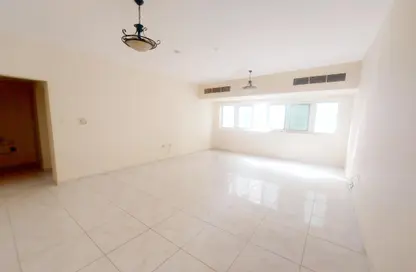 Apartment - 1 Bedroom - 2 Bathrooms for rent in SG Al Khan Building - Al Khan - Sharjah