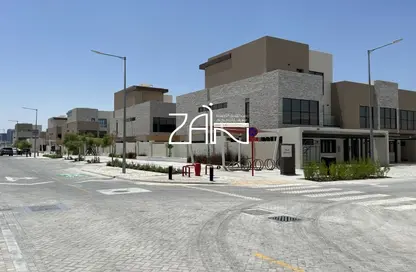 Townhouse - 2 Bedrooms - 3 Bathrooms for sale in Aldhay at Bloom Gardens - Bloom Gardens - Al Salam Street - Abu Dhabi