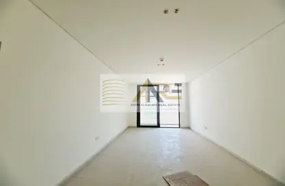 Apartment - 2 Bedrooms - 3 Bathrooms for rent in AlFalah - Muwaileh Commercial - Sharjah