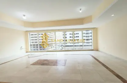 Apartment - 3 Bedrooms - 4 Bathrooms for rent in Emirates Tower - Hamdan Street - Abu Dhabi