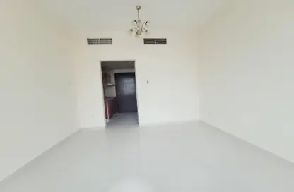 Apartment - 1 Bathroom for rent in Fire Station Road - Muwaileh - Sharjah