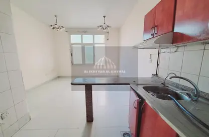 Apartment - 1 Bathroom for rent in Muwaileh Commercial - Sharjah