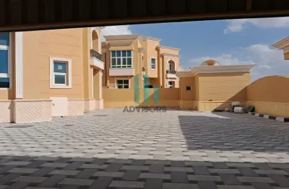 Villa - 5 Bedrooms for rent in Mohamed Bin Zayed Centre - Mohamed Bin Zayed City - Abu Dhabi