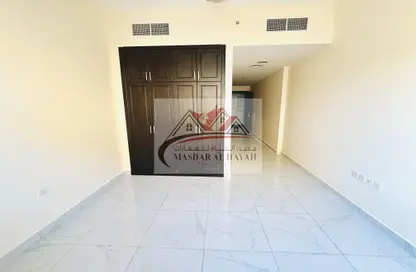 Apartment - 1 Bathroom for rent in Muwaileh 3 Building - Muwaileh - Sharjah