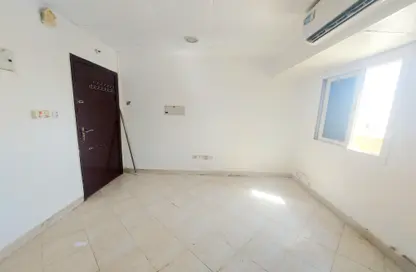 Apartment - 1 Bathroom for rent in Al Butina B - Al Butina - Sharjah