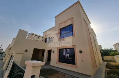 Apartment - 4 Bedrooms - 5 Bathrooms for rent in Nad Al Sheba Villas - Nad Al Sheba 3 - Nad Al Sheba - Dubai