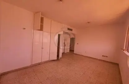 Apartment - 3 Bedrooms - 3 Bathrooms for rent in Al Hosn - Al Khalidiya - Abu Dhabi