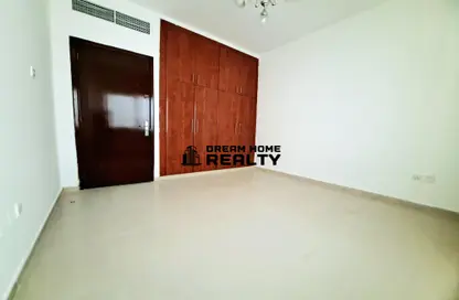 Apartment - 1 Bedroom - 1 Bathroom for rent in Sharjah 555 Tower - Al Khan Corniche - Al Khan - Sharjah