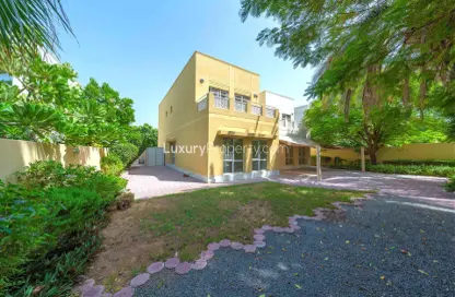 Villa - 4 Bedrooms - 5 Bathrooms for rent in Meadows 4 - Meadows - Dubai