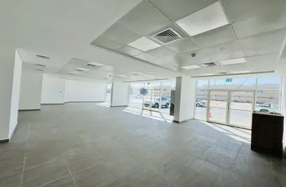 Shop - Studio for rent in Baniyas East - Baniyas - Abu Dhabi